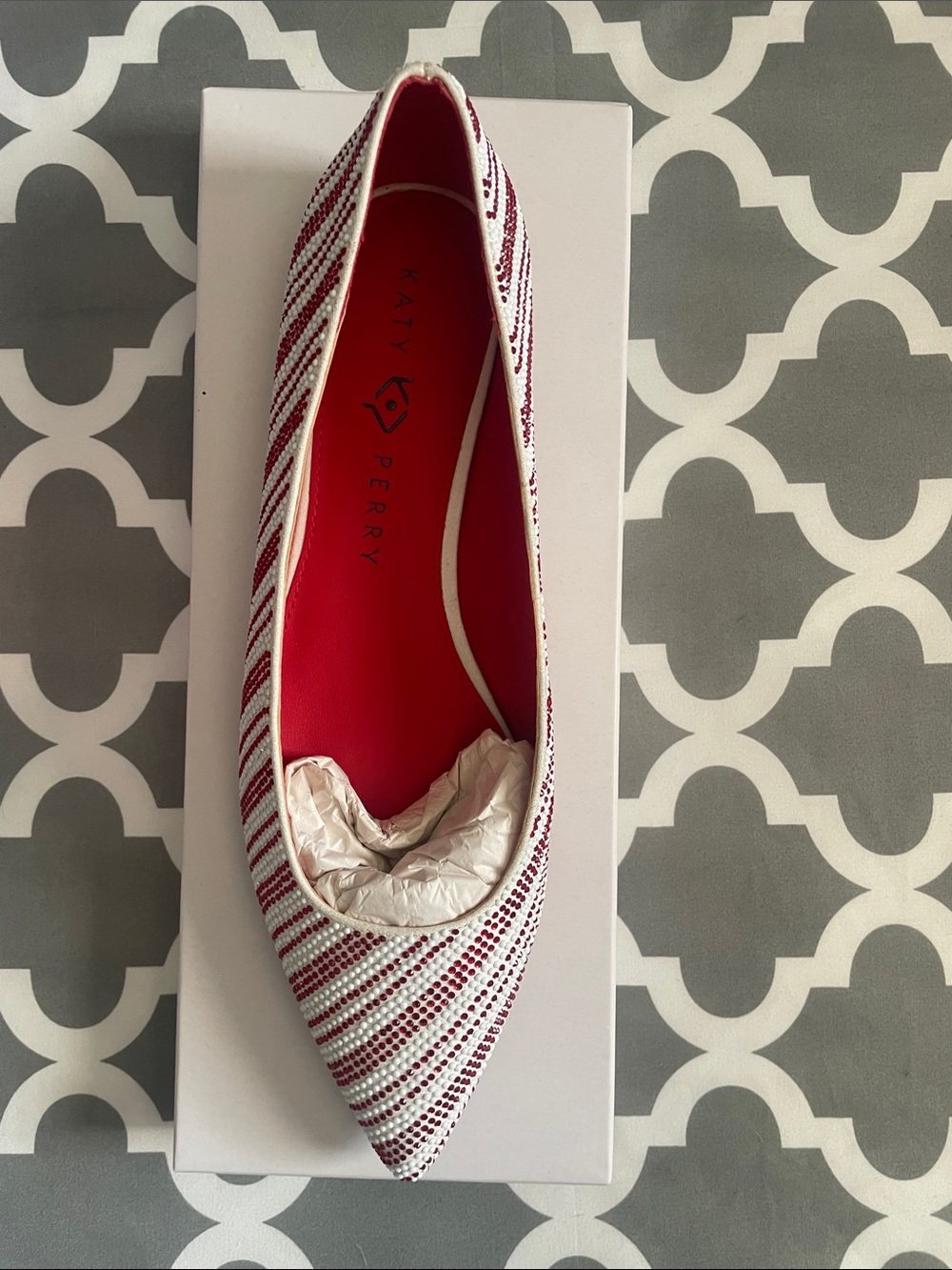 HTF Katie Perry Flats “ The Hollie Ballet “
Holiday inspired size 9 - Picture 3 of 7